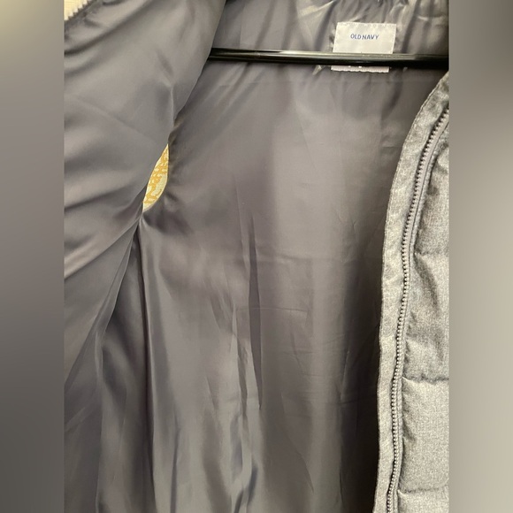 Old Navy Gray  Womens Puffer Vest Zip Pockets Fall Fashion Weather Lg Snap EUC - Picture 10 of 13